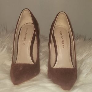 Used size 6 wine color heels